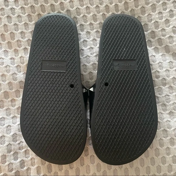Madden Girl Grommet Slides - size 6 - Picture 4 of 4